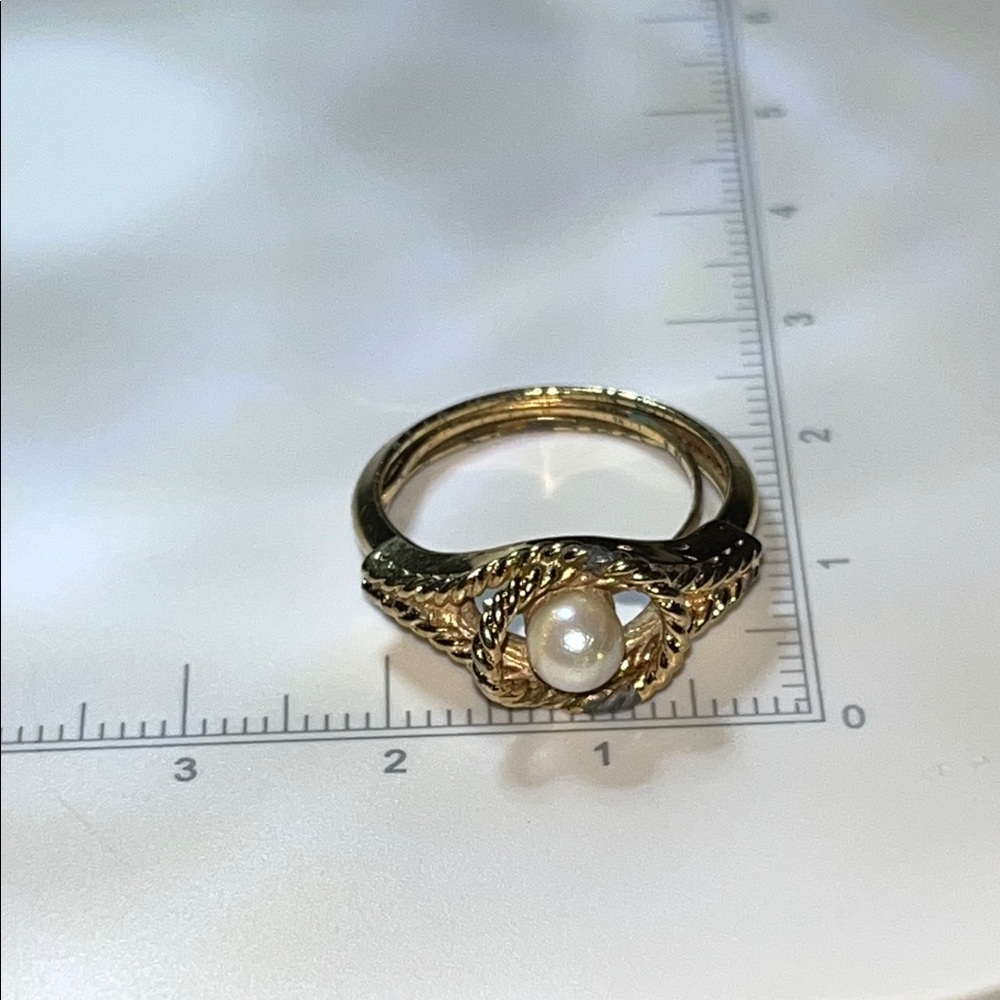 Vintage Avon Faux Pearl Gold-Tone Ring